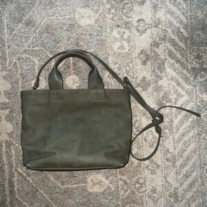 Universal Thread Crossbody/Hand Carry Bag Purse Green Tote Faux Lether Classic